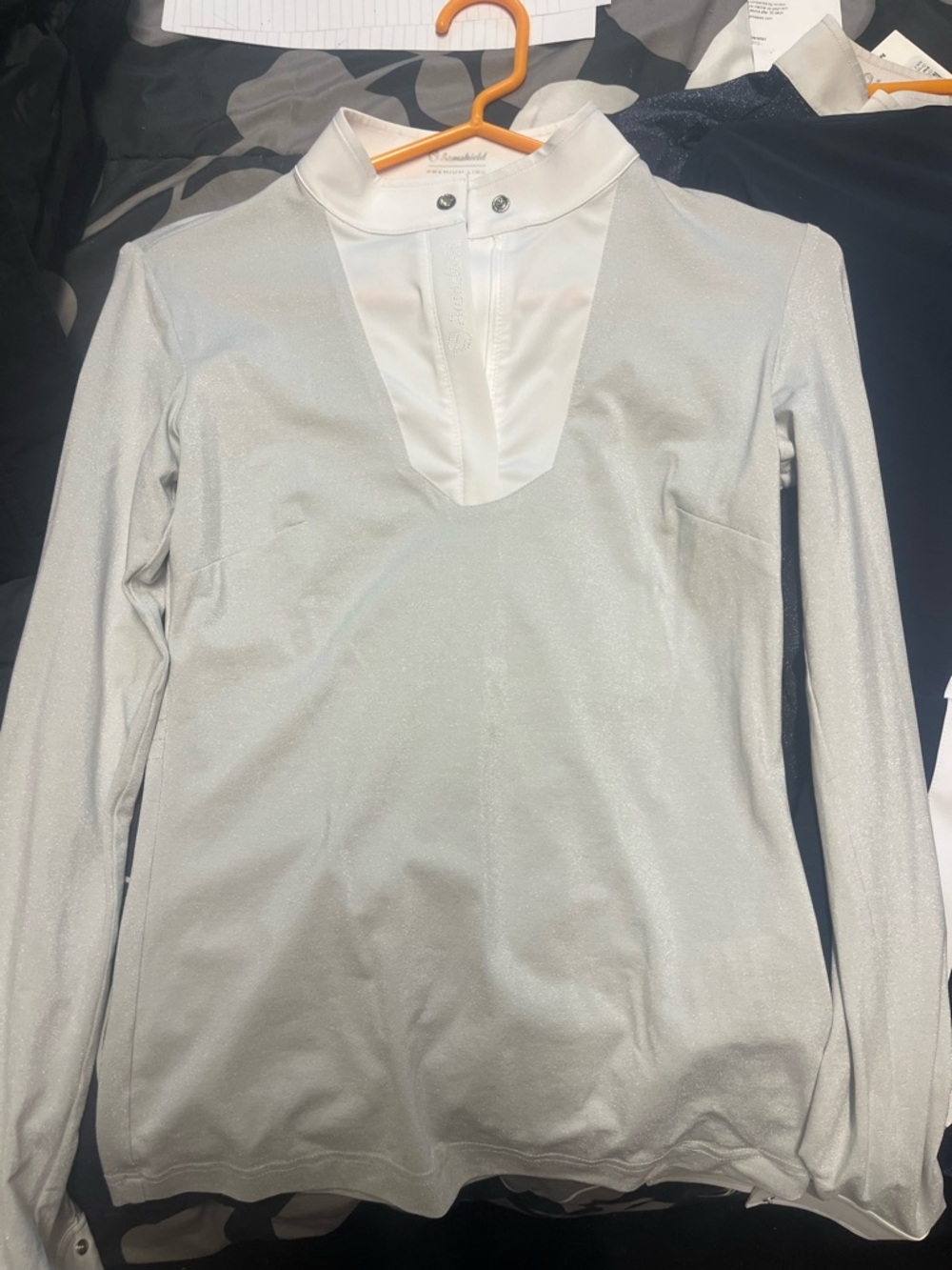 Samshield faustina long sleeve show shirt is very pale grey. Glitter - Picture 12 of 12